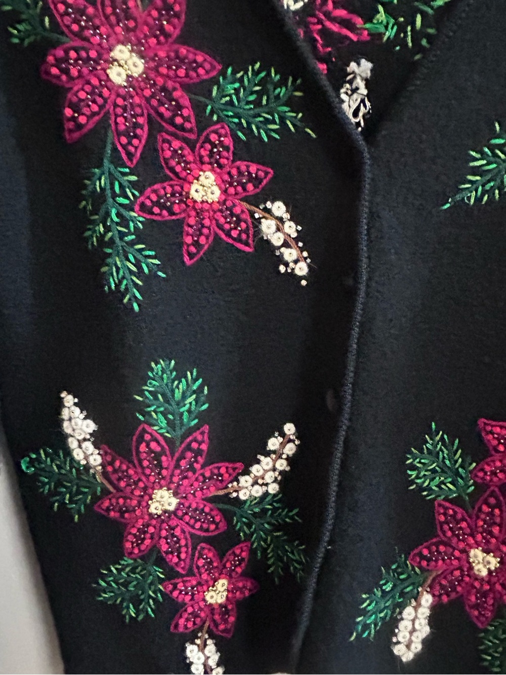 VTG Coldwater Creek Embroidered Beaded Poinsettia Christmas Cardigan Sweater M - Picture 2 of 6